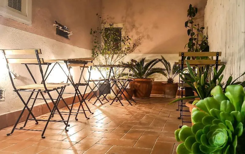 Bandb Civico 13 Naples 3*,  Italy